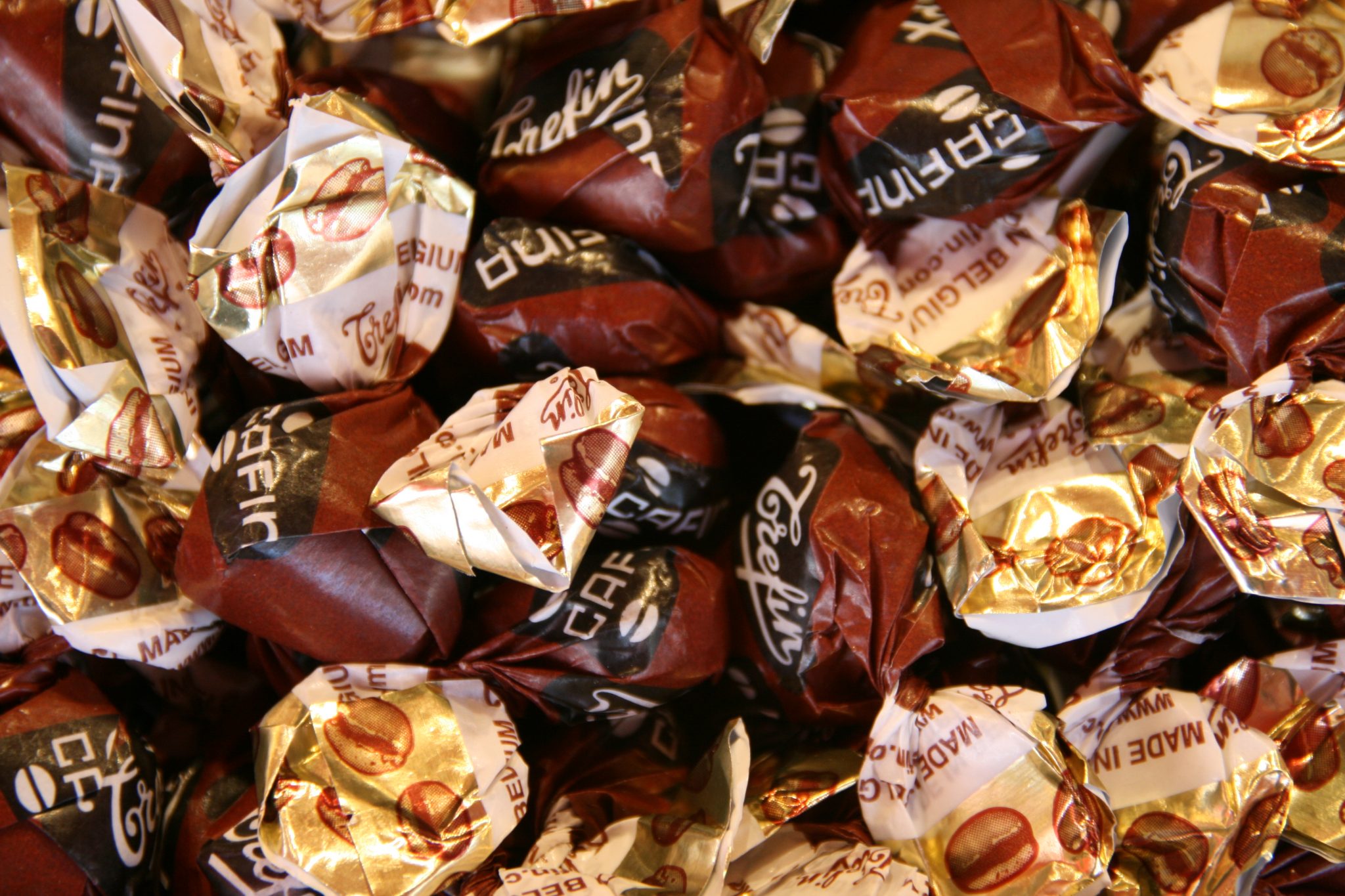 REBUÇADOS DE CHOCOLATE C/ RECHEIO CAFÉ - SACO 900Gr.